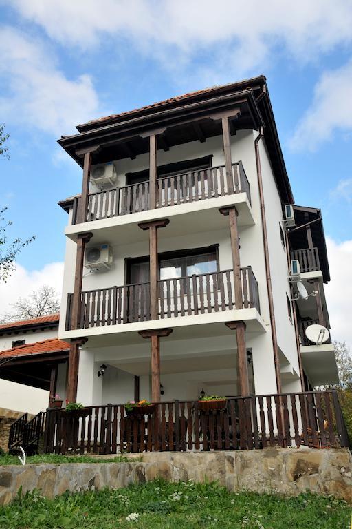 Family Hotel And Restaurant Plamena Oreshak  Esterno foto