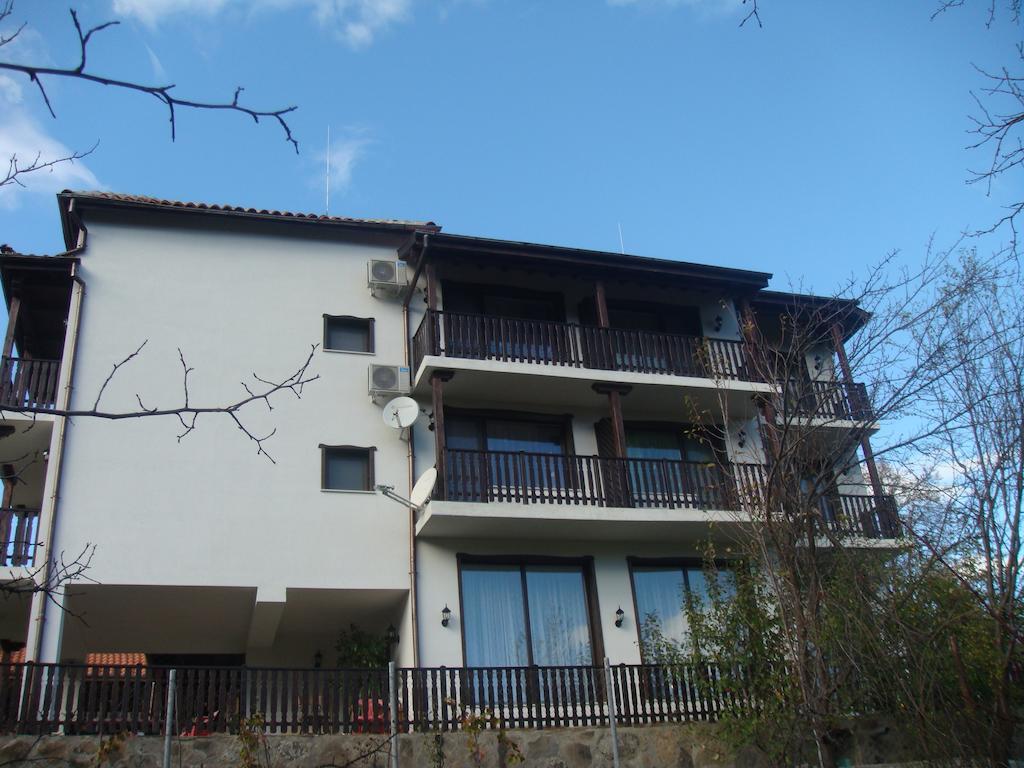 Family Hotel And Restaurant Plamena Oreshak  Esterno foto