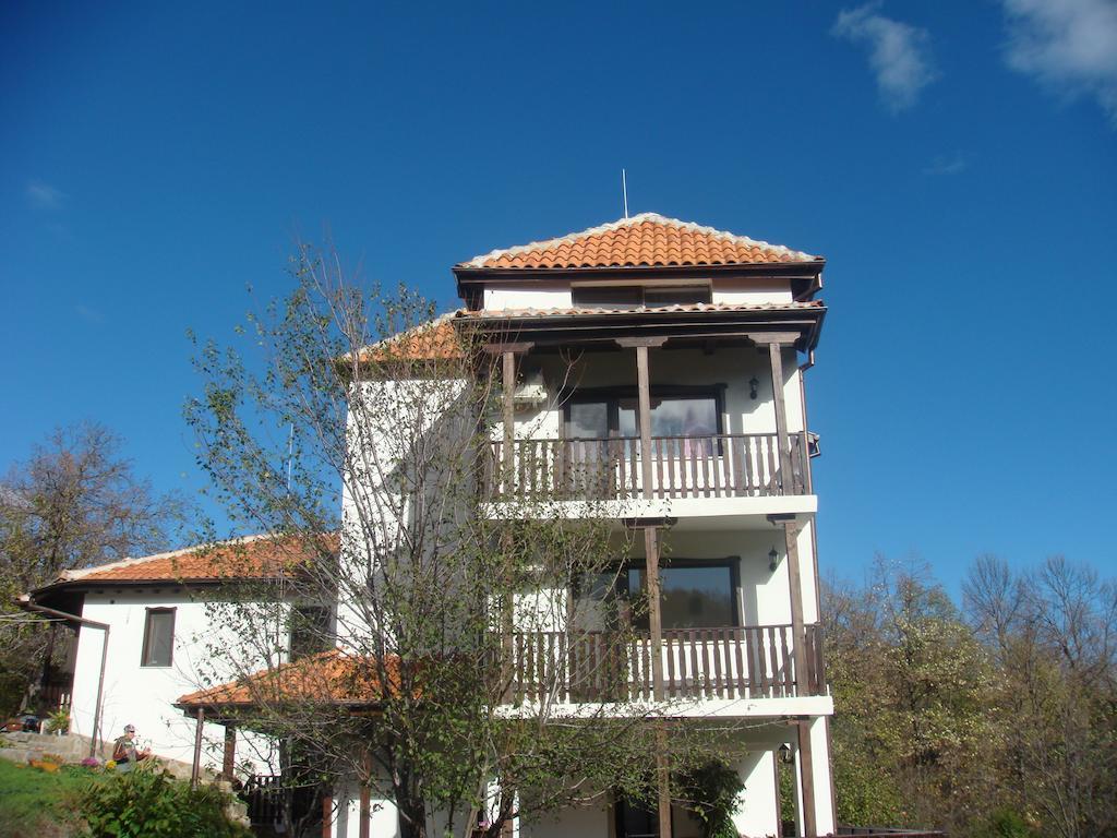 Family Hotel And Restaurant Plamena Oreshak  Esterno foto